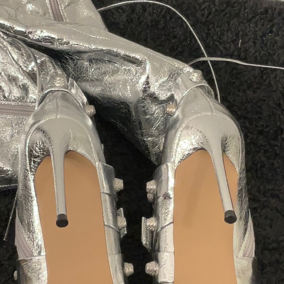 SALE❤️❤️❤️NEW w/ Box Sexy Silver Steve Madden Boots - Picture 7 of 7